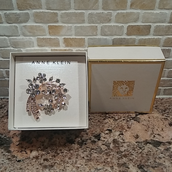 Anne Klein brooch - Picture 2 of 3